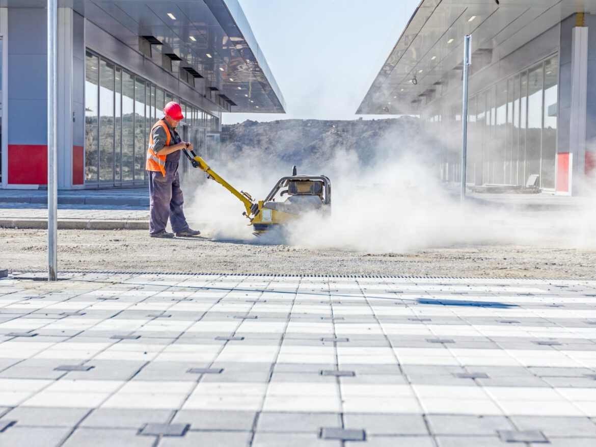 Vibratory plate with centrifugal clutch in use